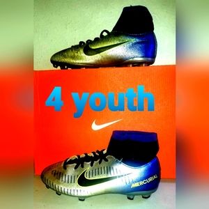 Soccer shoes youth